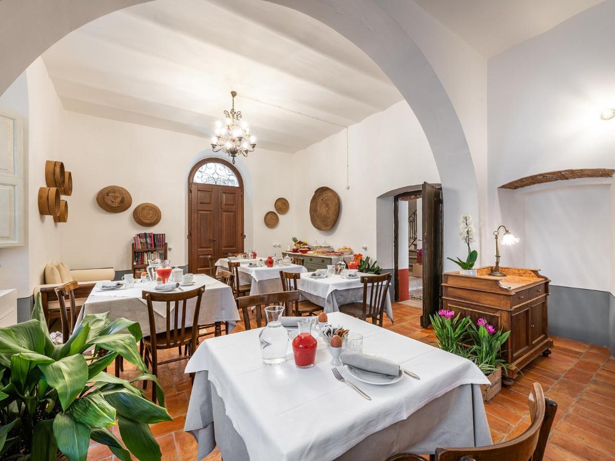 Palazzo Cherchi Dorgali Buitenkant foto